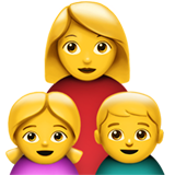 Семья: женщина, девочка, мальчик