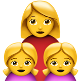 Семья: женщина, девочка, девочка